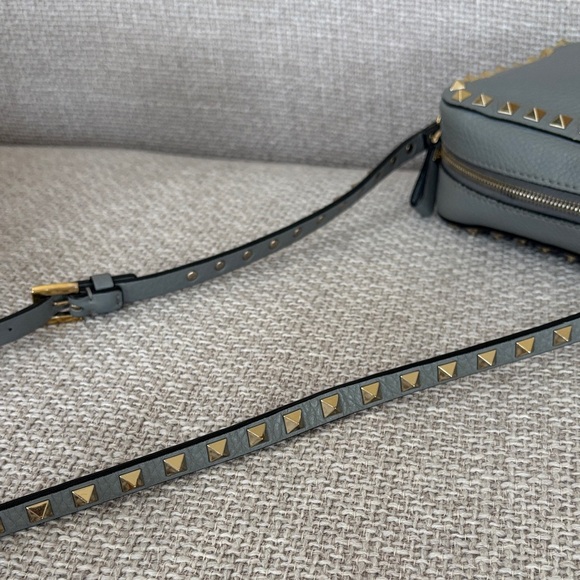 Valentino Gray Crossbody Camera Bag with Gold Studs - Picture 4 of 11